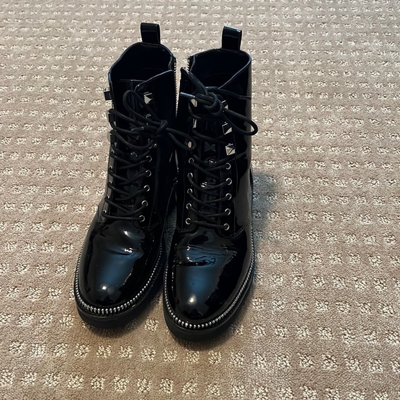 Michael Kors boots - Picture 2 of 5